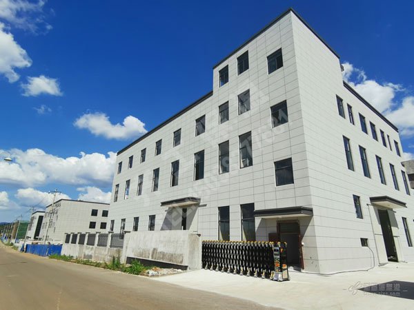 擠塑板有著很好的防水性和防潮性！