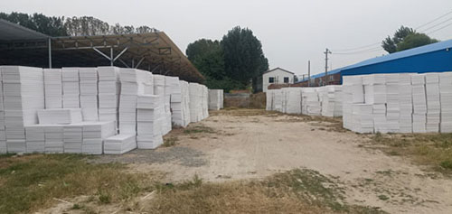 保溫擠塑板質(zhì)地輕使用方便